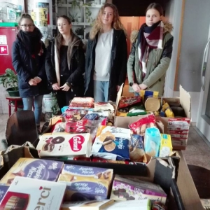 Wolontariuszki z darami w Domu Gościnnym w Dzięciołówce
